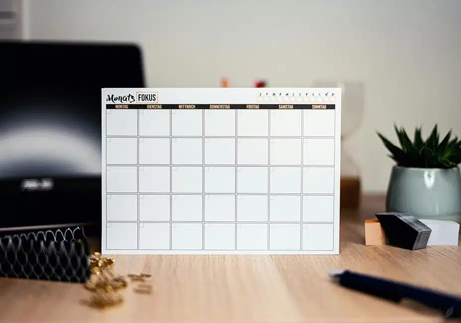 desk calendar 4